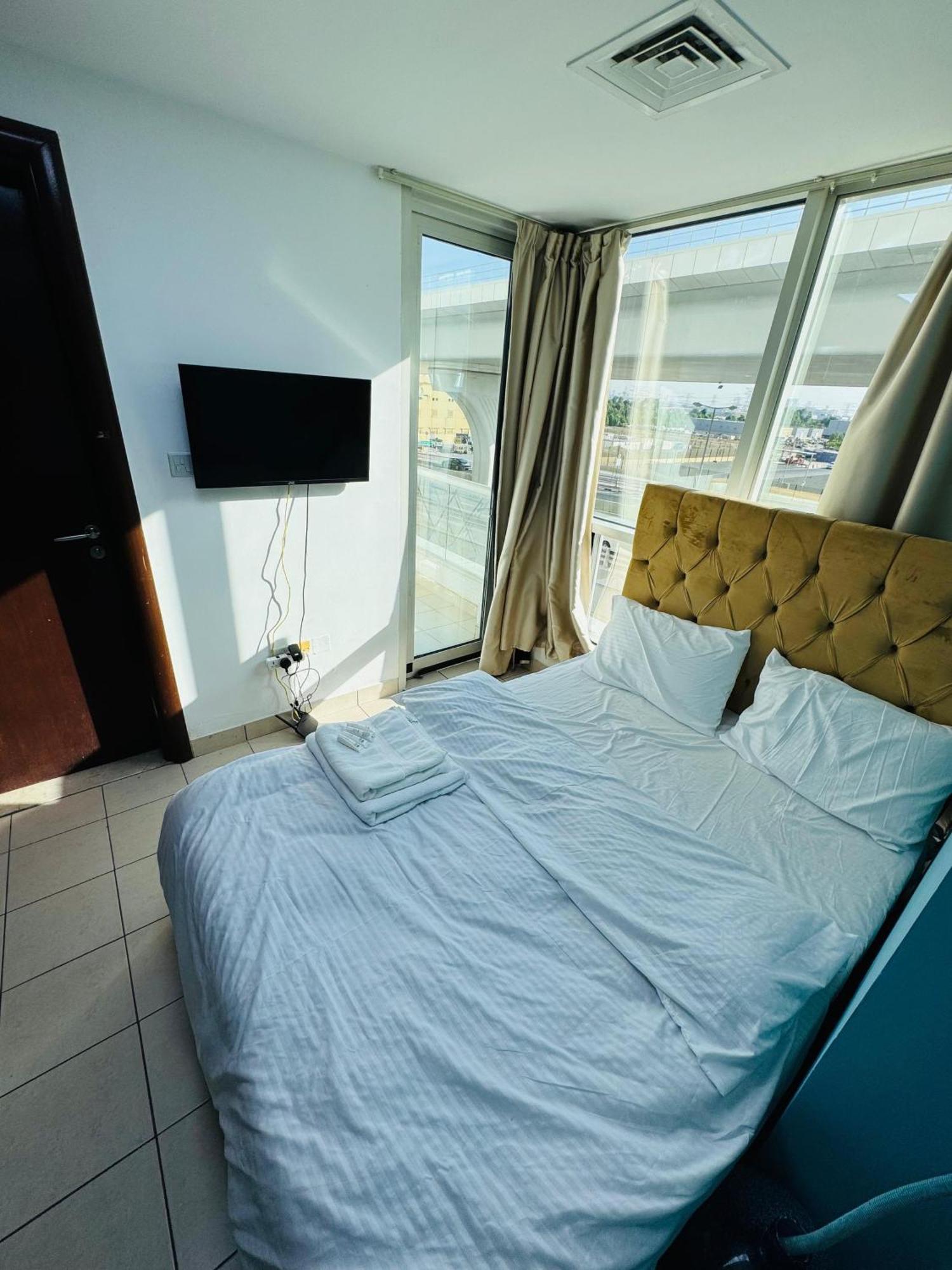 Charming Bath Inside & Balcony Privatunterkunft *