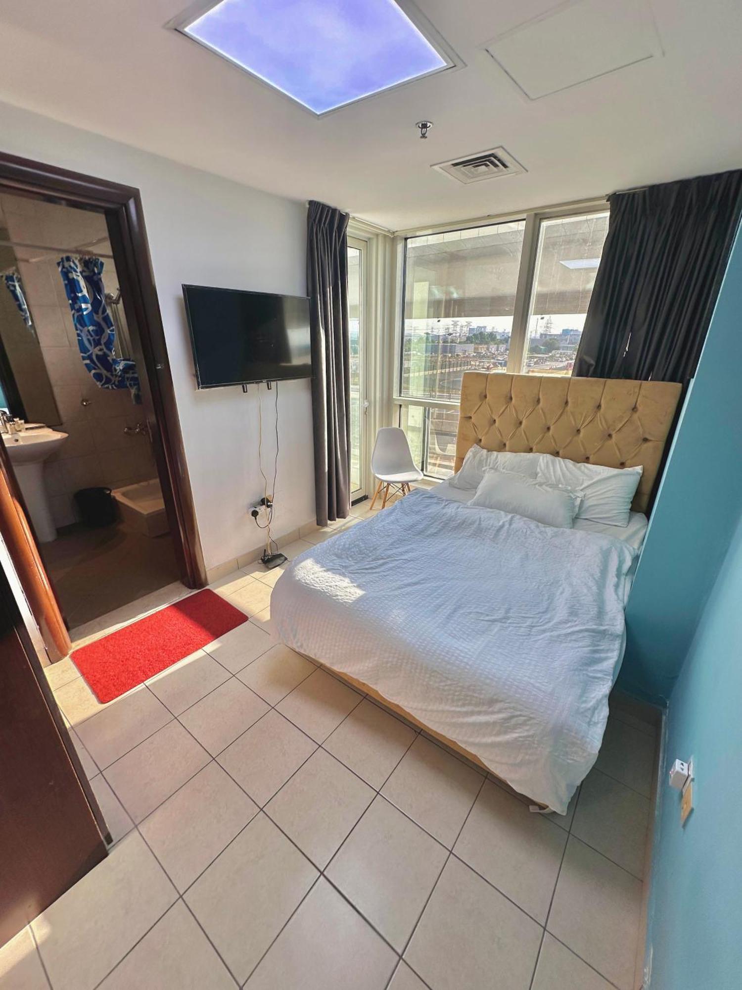 Charming Bath Inside & Balcony Privatunterkunft